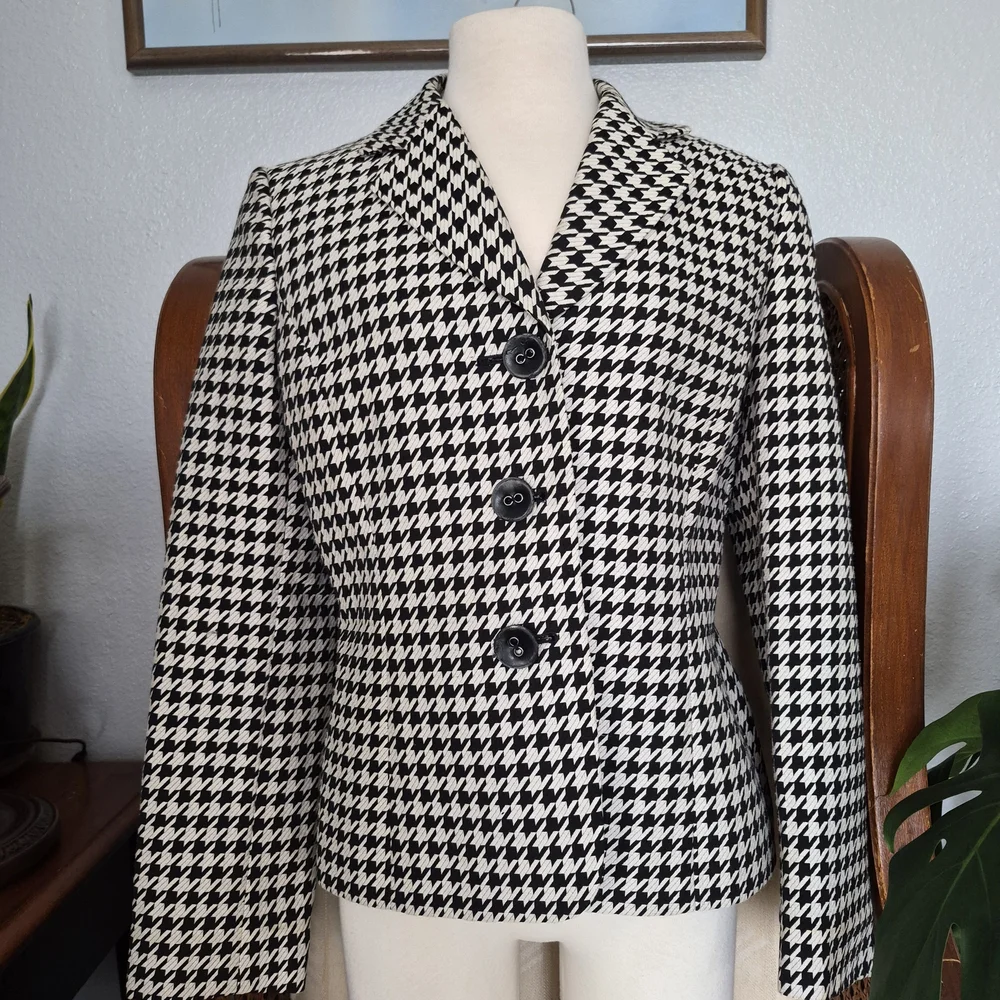 Tahari Houndstooth Blazer in Black and White - Picture 1 of 10